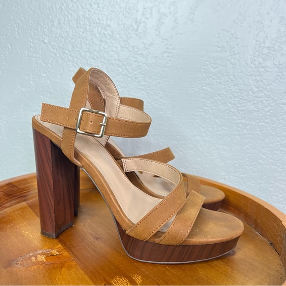 BCBGeneration Asymmetrical Strappy Deena Block Heel Lace-Up heels sz 9 - Picture 2 of 8